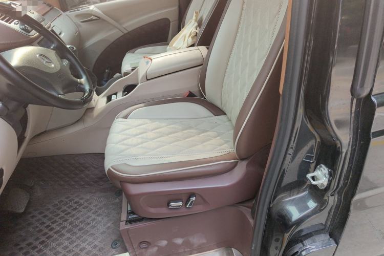Used Mercedes-Benz Vito 2011 2.5L 7-seater executive version Left Front Seat