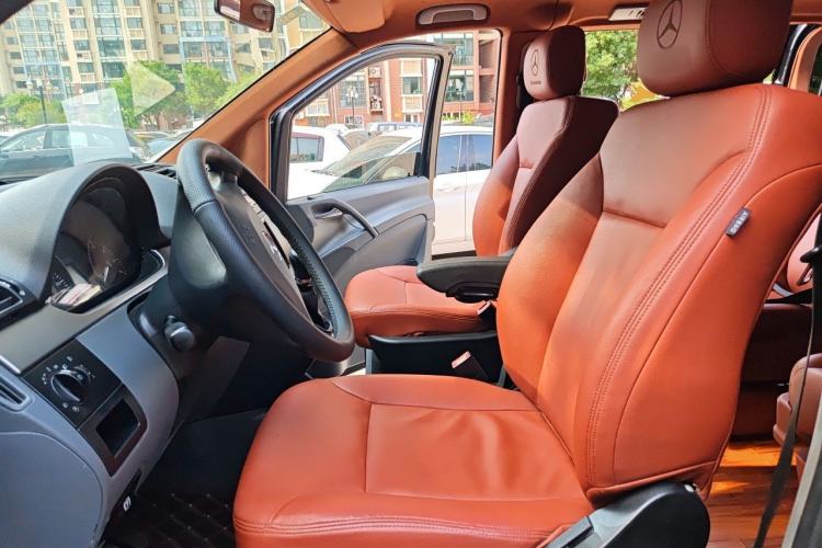 Used Mercedes-Benz Vito 2011 2.5L 7-seater executive version Left Front Seat