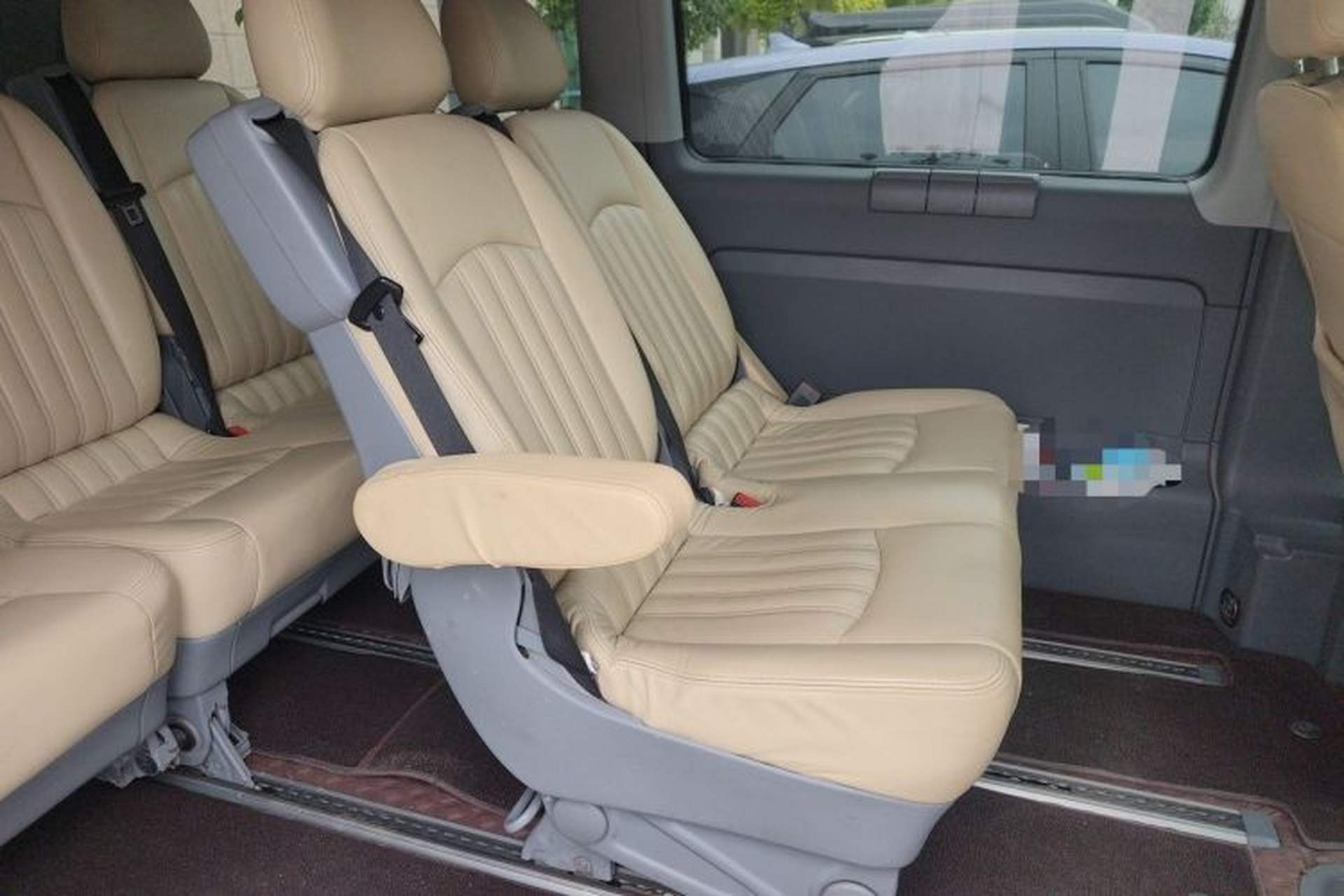 Used Mercedes-Benz Vito 2011 2.5L 7-seater executive version Left Rear Seat