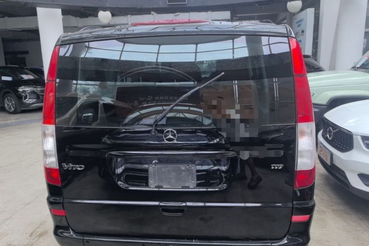 Used Mercedes-Benz Vito 2011 2.5L 7-seater executive version Rear