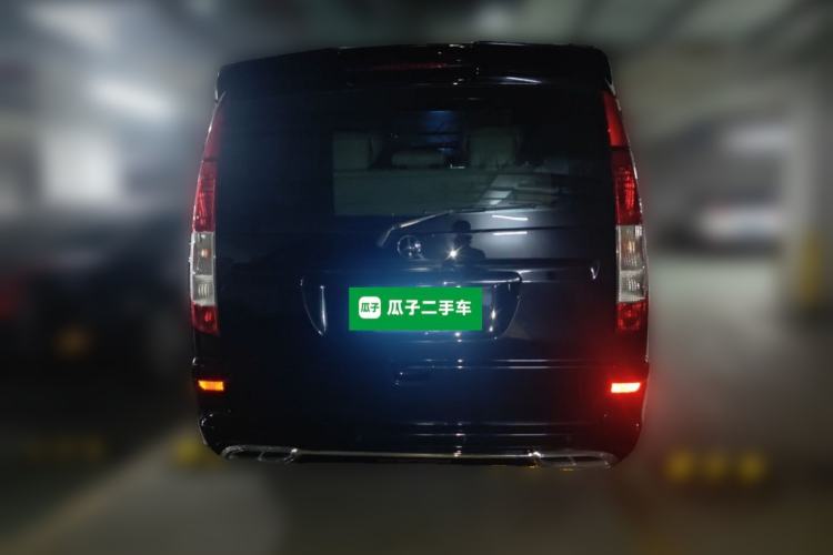 Used Mercedes-Benz Vito 2011 2.5L 7-seater executive version Rear