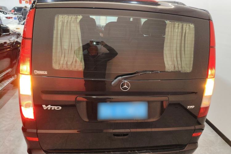 Used Mercedes-Benz Vito 2011 2.5L 7-seater executive version Rear