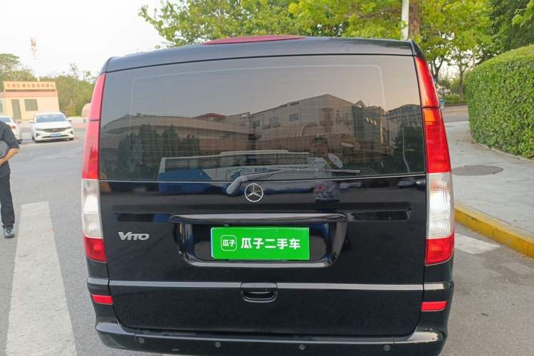 Used Mercedes-Benz Vito 2011 2.5L 7-seater executive version Rear