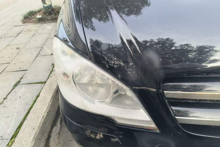 Used Mercedes-Benz Vito 2011 2.5L Elite Edition Right Front Headlight
