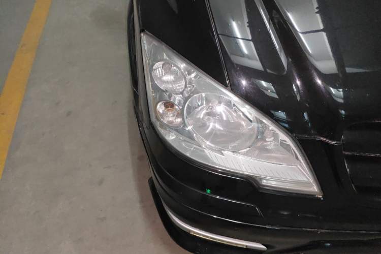 Used Mercedes-Benz Vito 2011 2.5L 7-seater executive version Right Front Headlight
