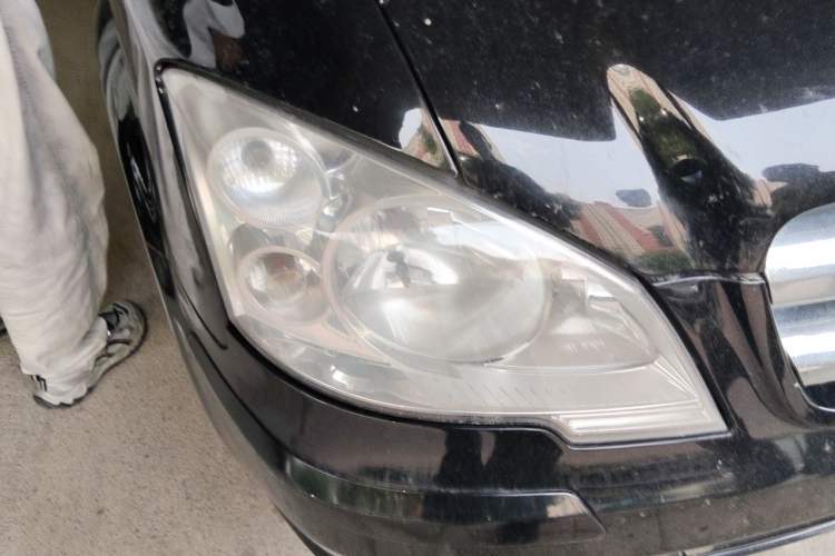 Used Mercedes-Benz Vito 2011 2.5L Elite Edition Right Front Headlight