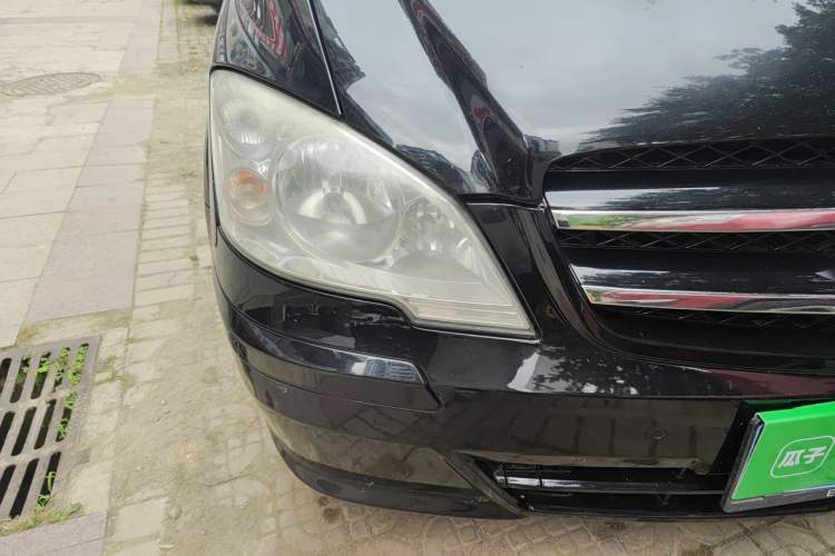 Used Mercedes-Benz Vito 2011 2.5L Elite Edition Right Front Headlight
