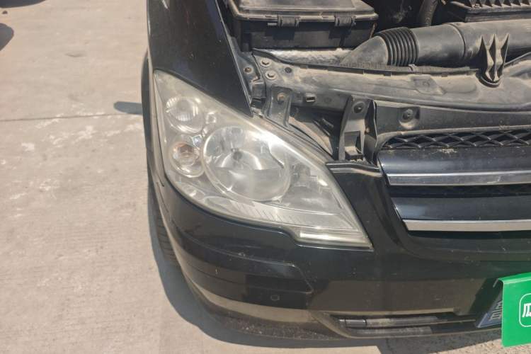 Used Mercedes-Benz Vito 2011 2.5L 7-seater executive version Right Front Headlight