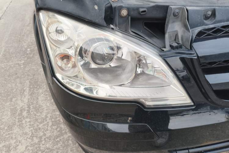 Used Mercedes-Benz Vito 2011 2.5L 7-seater executive version Right Front Headlight