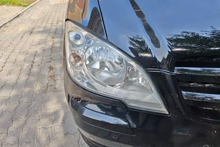 Used Mercedes-Benz Vito 2011 2.5L 7-seater executive version Right Front Headlight