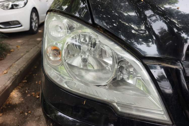 Used Mercedes-Benz Vito 2011 2.5L 7-seater executive version Right Front Headlight
