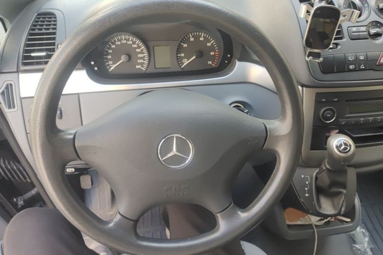 Used Mercedes-Benz Vito 2011 2.5L 7-seater executive version Steering Wheel