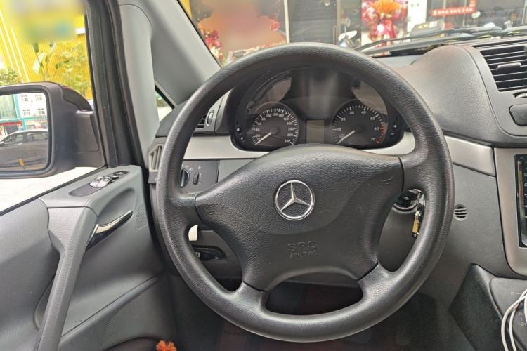 Used Mercedes-Benz Vito 2011 2.5L 7-seater executive version Steering Wheel