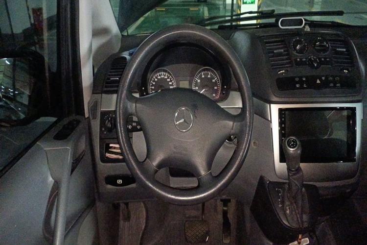Used Mercedes-Benz Vito 2011 2.5L 7-seater executive version Steering Wheel