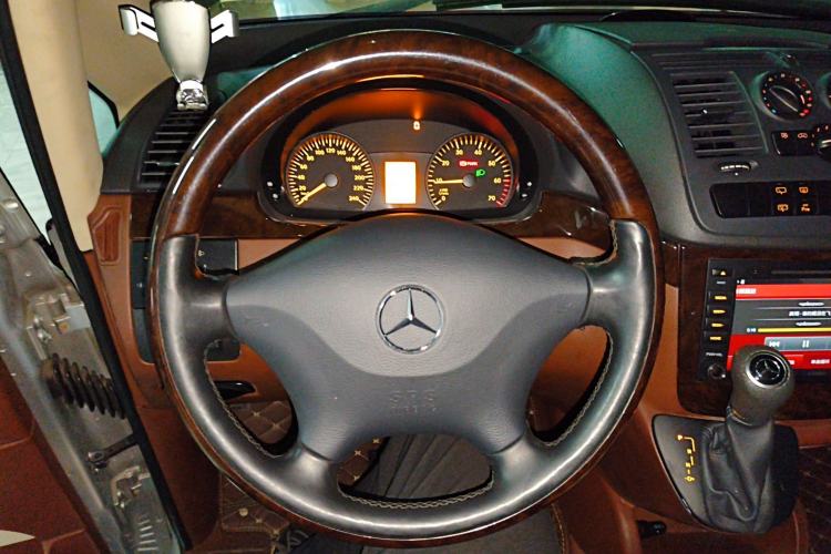 Used Mercedes-Benz Vito 2011 2.5L 7-seater executive version Steering Wheel