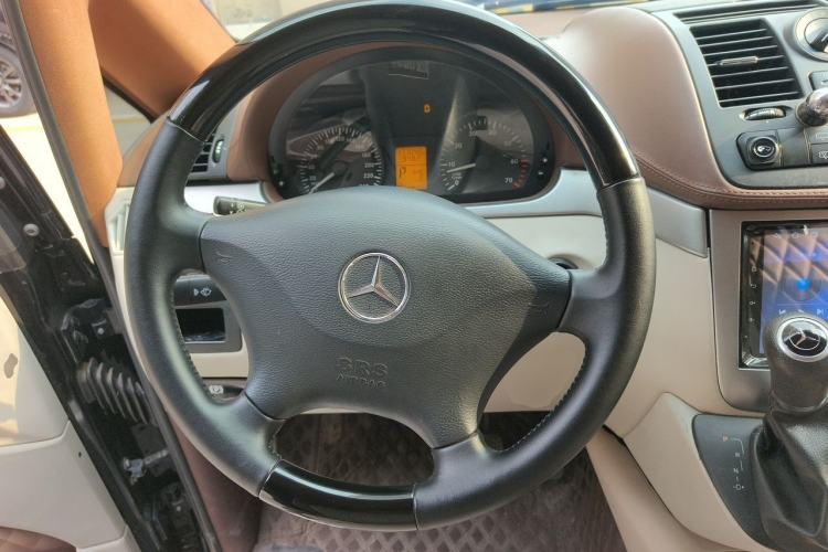 Used Mercedes-Benz Vito 2011 2.5L 7-seater executive version Steering Wheel