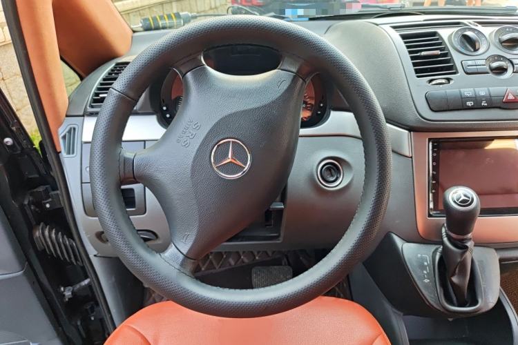 Used Mercedes-Benz Vito 2011 2.5L 7-seater executive version Steering Wheel