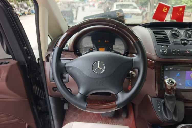 Used Mercedes-Benz Vito 2011 2.5L 7-seater executive version Steering Wheel