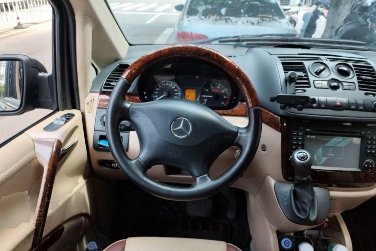 Used Mercedes-Benz Vito 2011 2.5L 7-seater executive version Steering Wheel