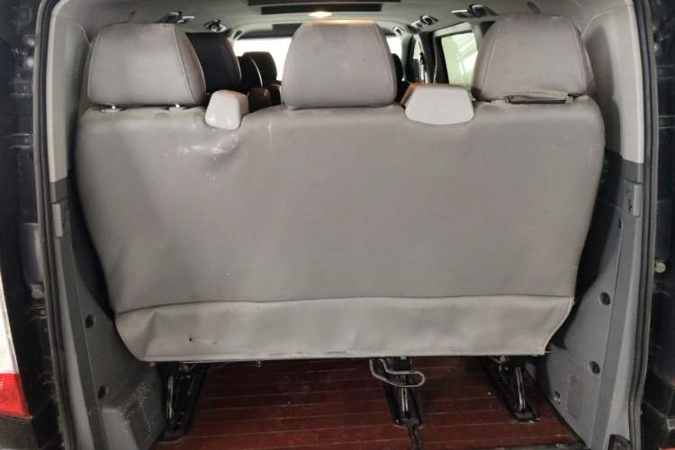 Used Mercedes-Benz Vito 2011 2.5L Elite Edition Trunk