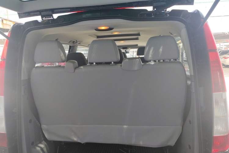 Used Mercedes-Benz Vito 2011 2.5L Elite Edition Trunk
