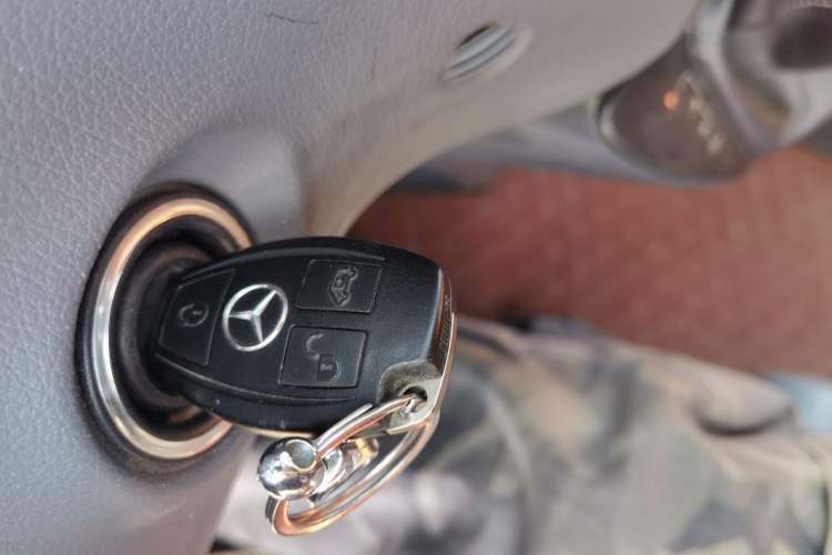 Used Mercedes-Benz Vito 2011 2.5L Elite Edition Vehicle Key
