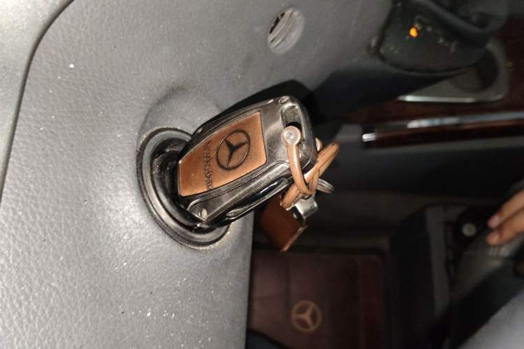 Used Mercedes-Benz Vito 2011 2.5L Elite Edition Vehicle Key