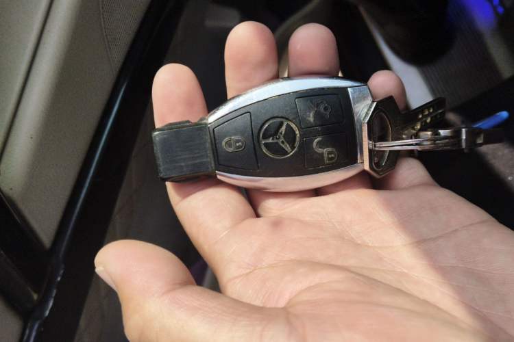 Used Mercedes-Benz Vito 2011 2.5L Business Edition Vehicle Key