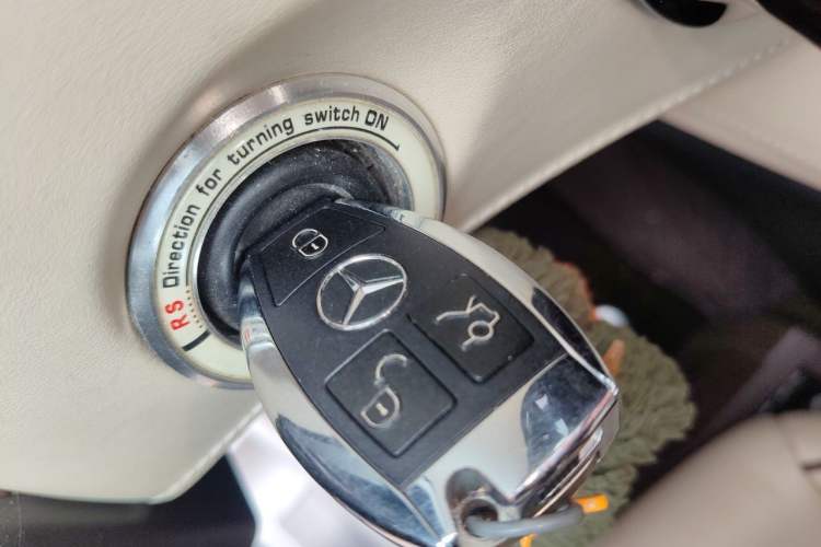 Used Mercedes-Benz Vito 2011 2.5L Elite Edition Vehicle Key