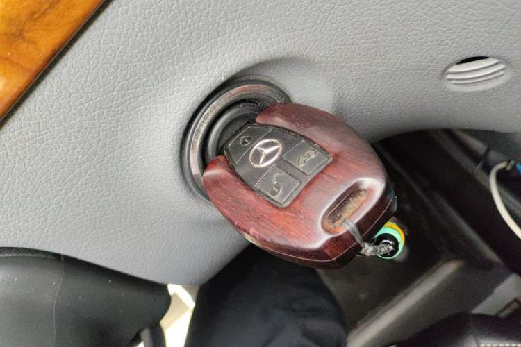Used Mercedes-Benz Vito 2011 2.5L Elite Edition Vehicle Key