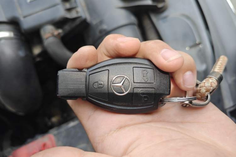 Used Mercedes-Benz Vito 2011 2.5L Elite Edition Vehicle Key