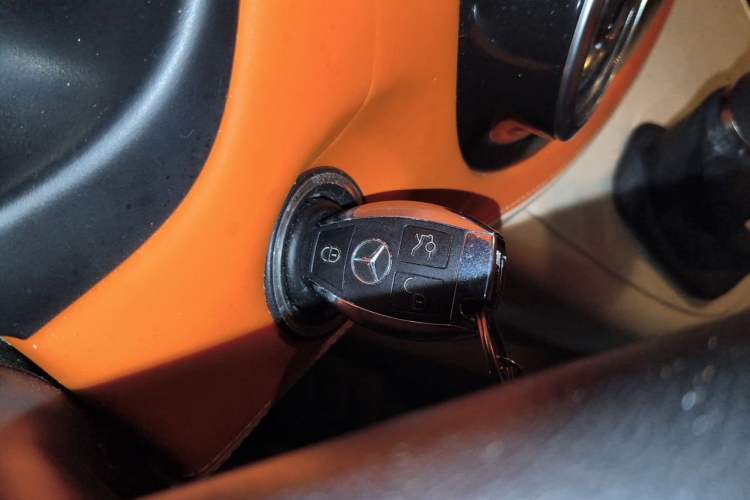 Used Mercedes-Benz Vito 2011 2.5L Elite Edition Vehicle Key