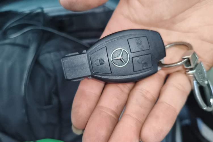 Used Mercedes-Benz Vito 2011 2.5L 7-seater executive version Vehicle Key