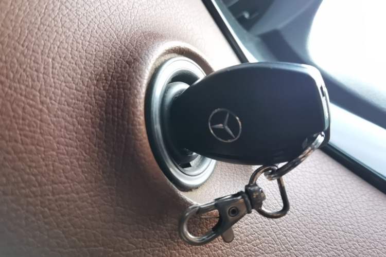 Used Mercedes-Benz Vito 2011 2.5L Elite Edition Vehicle Key