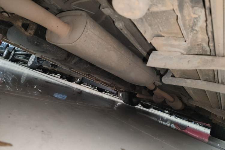 Used Mercedes-Benz Vito 2011 2.5L 7-seater executive version Chassis Rear Right