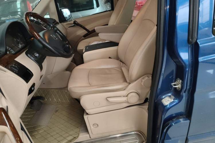Used Mercedes-Benz Vito 2011 2.5L 7-seater executive version Left Front Seat