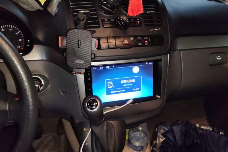 Used Mercedes-Benz Vito 2011 2.5L Elite Edition Audio And AC Panel