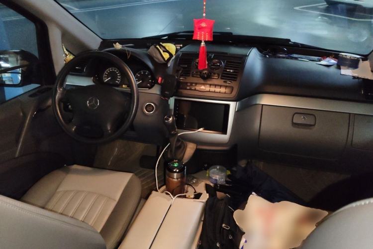 Used Mercedes-Benz Vito 2011 2.5L Elite Edition Center Console