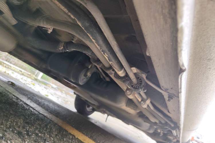 Used Mercedes-Benz Vito 2011 2.5L 7-seater executive version Chassis Front Left