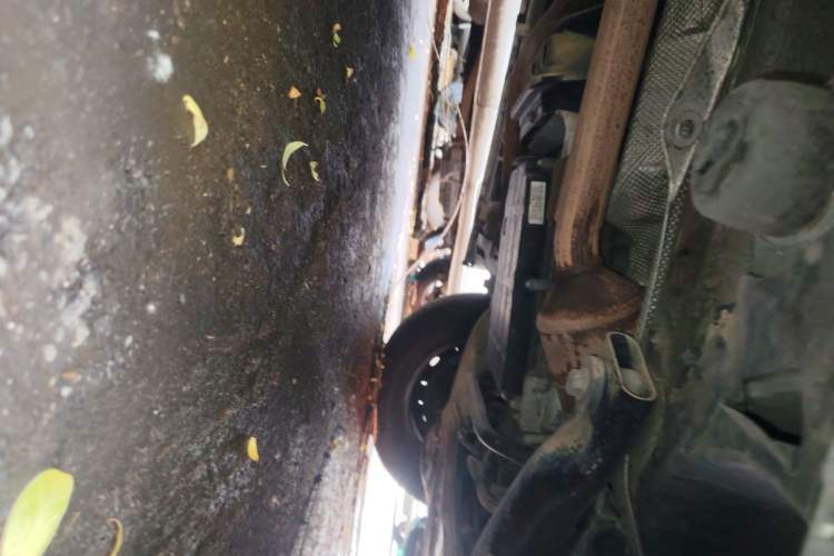 Used Mercedes-Benz Vito 2011 2.5L Elite Edition Chassis Front Right