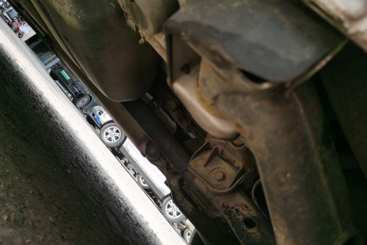 Used Mercedes-Benz Vito 2011 2.5L Elite Edition Chassis Rear Left