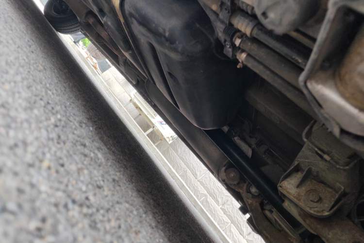 Used Mercedes-Benz Vito 2011 2.5L Elite Edition Chassis Rear Left