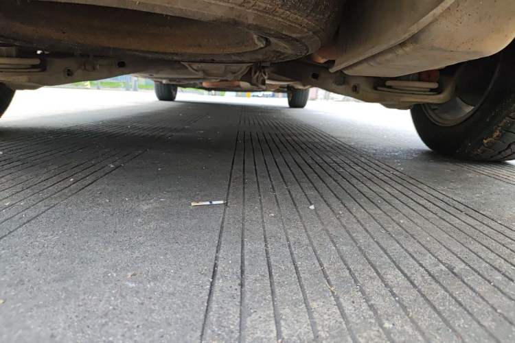 Used Mercedes-Benz Vito 2011 2.5L 7-seater executive version Chassis Rear