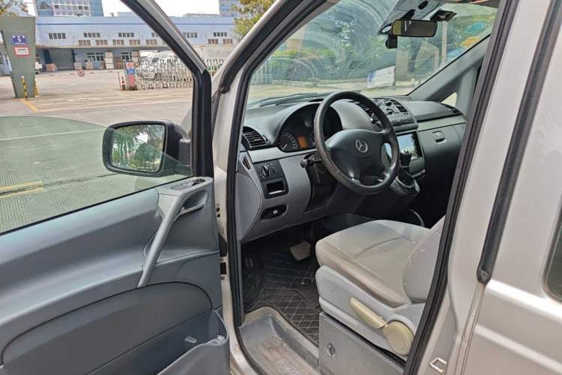 Used Mercedes-Benz Vito 2011 2.5L 7-seater executive version Driver Seat