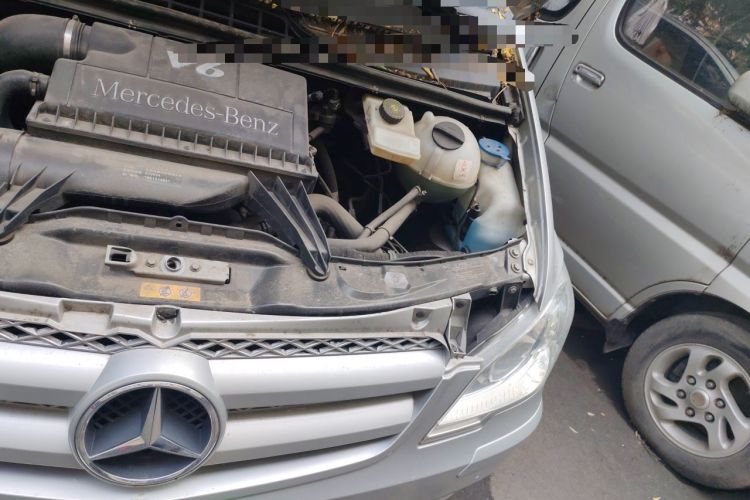 Used Mercedes-Benz Vito 2011 2.5L Elite Edition Engine Bay Left