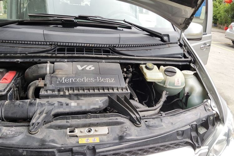 Used Mercedes-Benz Vito 2011 2.5L 7-seater executive version Engine Bay Left