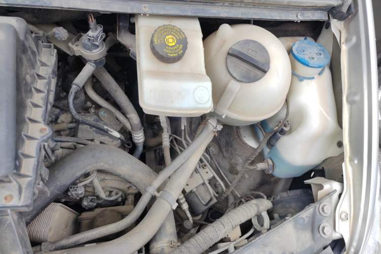Used Mercedes-Benz Vito 2011 2.5L Elite Edition Engine Bay Left