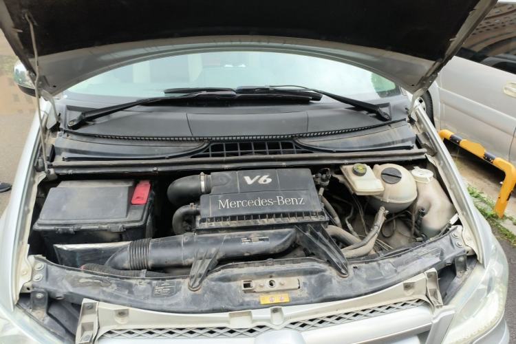 Used Mercedes-Benz Vito 2011 2.5L 7-seater executive version Engine Bay
