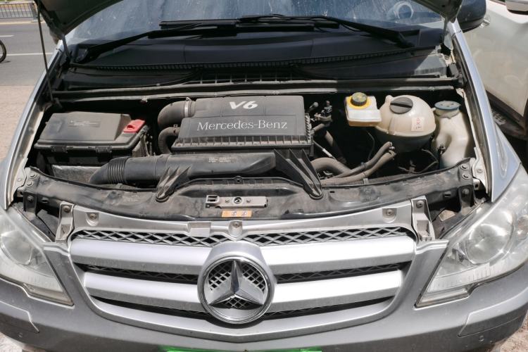Used Mercedes-Benz Vito 2011 2.5L Elite Edition Engine Bay