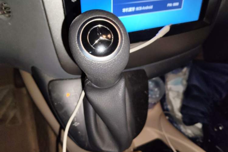 Used Mercedes-Benz Vito 2011 2.5L Elite Edition Gear Lever